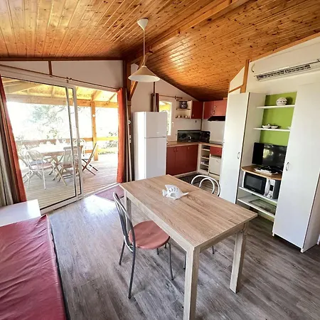 Dağ evi Charmant Chalet 3 Pieces Avec Piscine, Parking, A Mont Saint Loup. - Fr-1-702-63