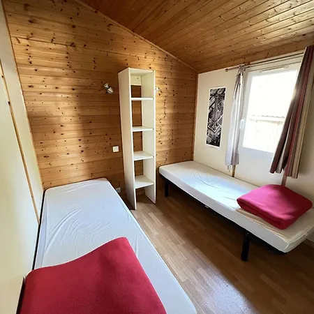 Dağ evi Charmant Chalet 3 Pieces Avec Piscine, Parking, A Mont Saint Loup. - Fr-1-702-63 *
