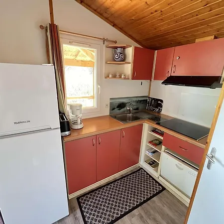 Charmant Chalet 3 Pieces Avec Piscine, Parking, A Mont Saint Loup. - Fr-1-702-63 Dağ evi Agde