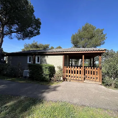 Charmant Chalet 3 Pieces Avec Piscine, Parking, A Mont Saint Loup. - Fr-1-702-63 Agde